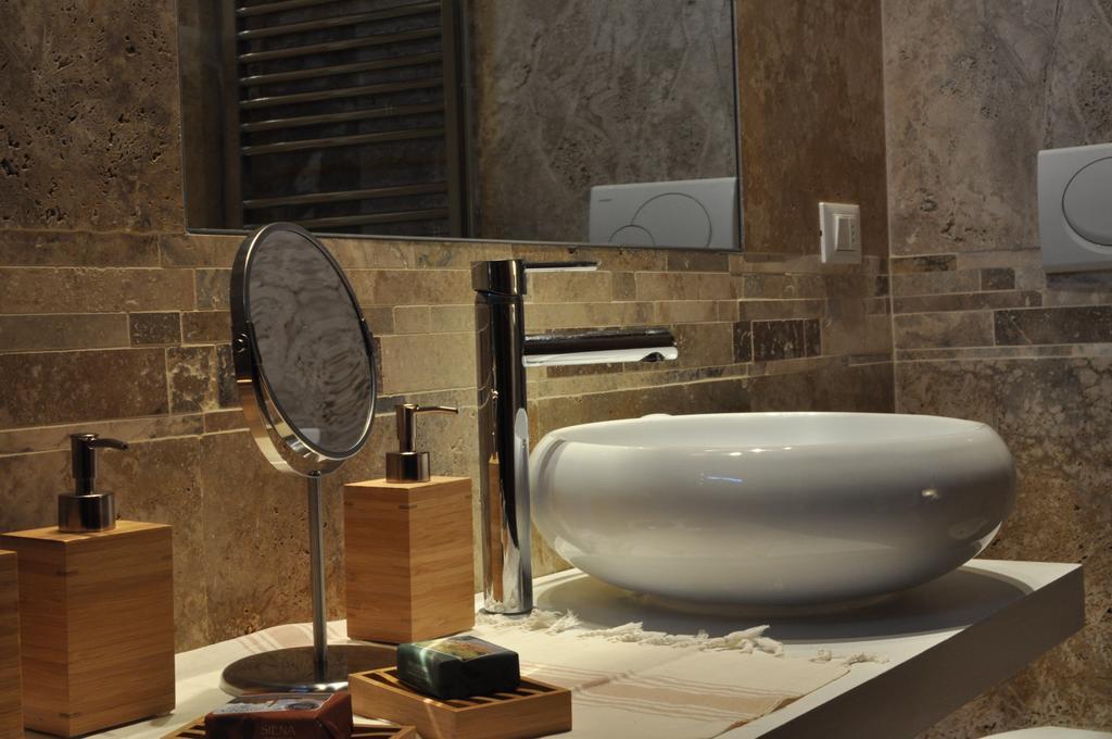 Borgo San Frediano - Flo Apartments ฟลอเรนซ์ ภายนอก รูปภาพ