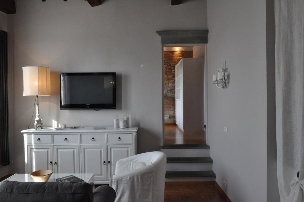 Borgo San Frediano - Flo Apartments ฟลอเรนซ์ ภายนอก รูปภาพ