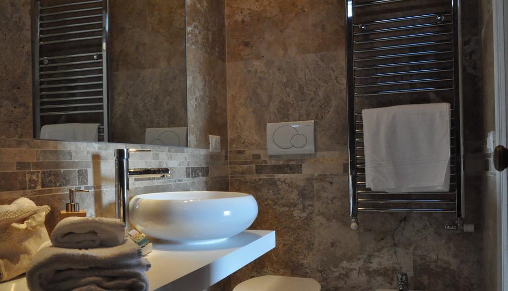 Borgo San Frediano - Flo Apartments ฟลอเรนซ์ ภายนอก รูปภาพ